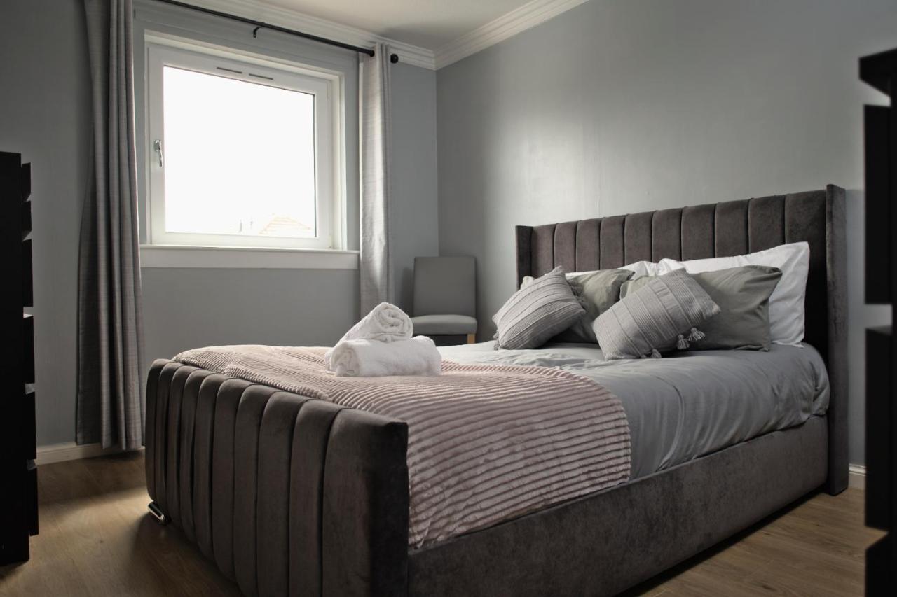 Modern 2-Bed Haven, Free Parking Apartment Единбург Екстериор снимка