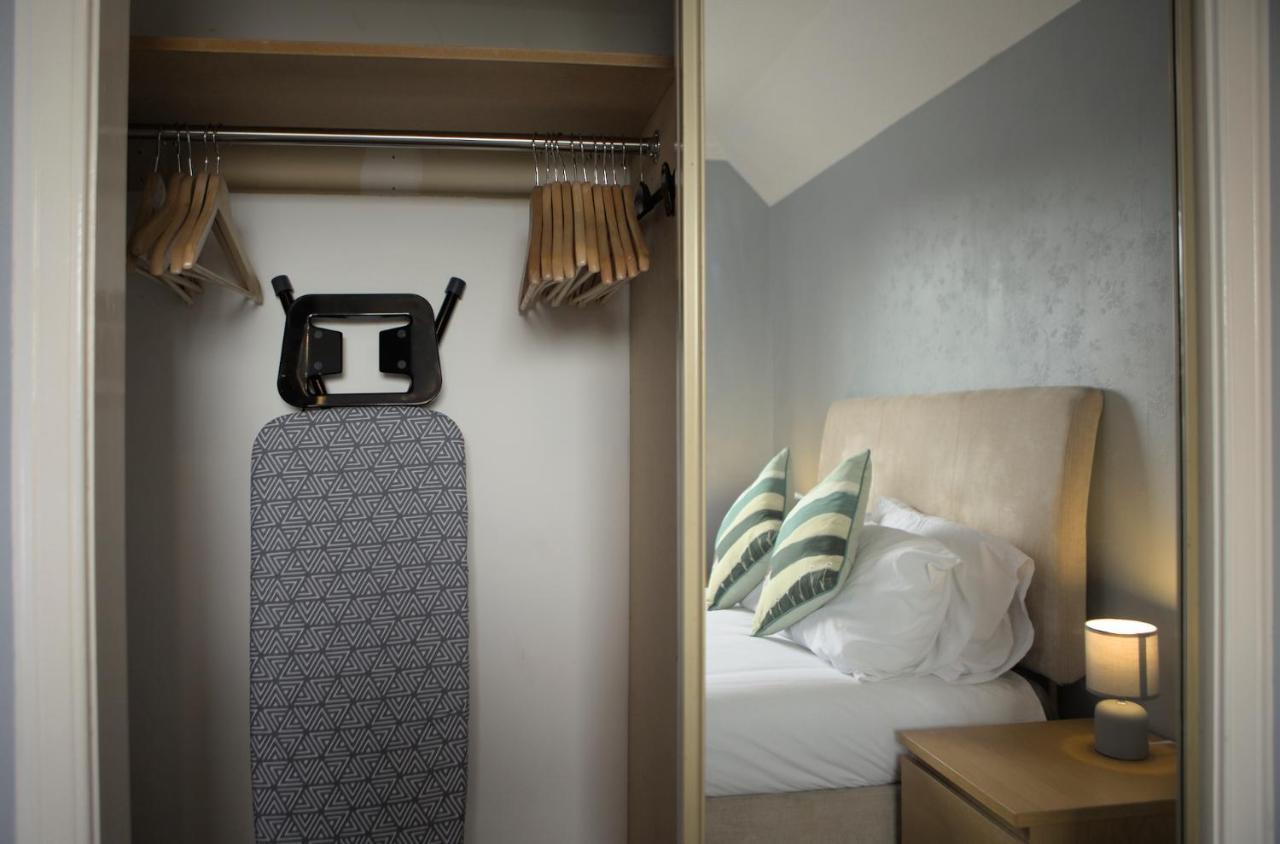 Modern 2-Bed Haven, Free Parking Apartment Единбург Екстериор снимка